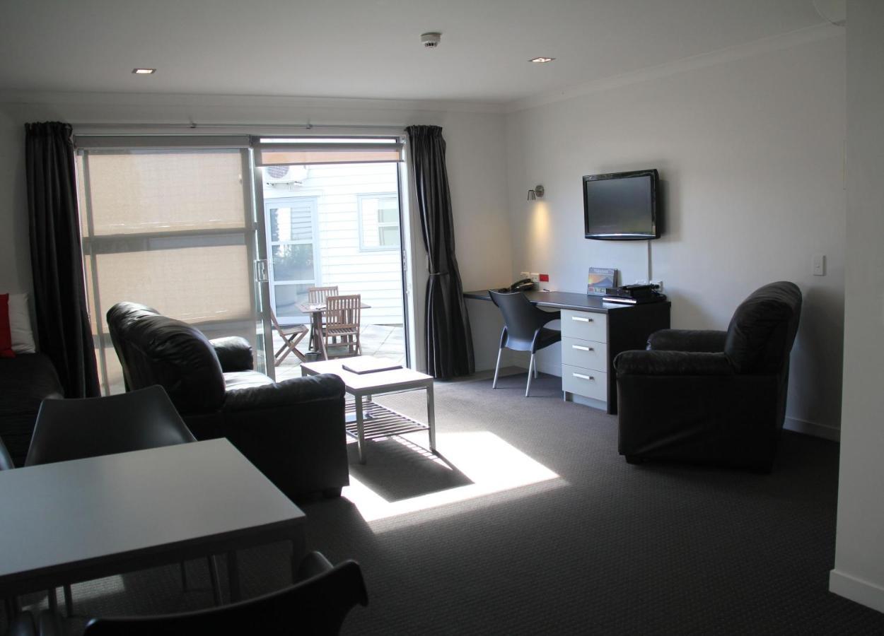 พุเคคูร่ามอเตอร์ลอดจ์ Motel นิวพลีมัธ ภายนอก รูปภาพ A typical apartment at the hotel