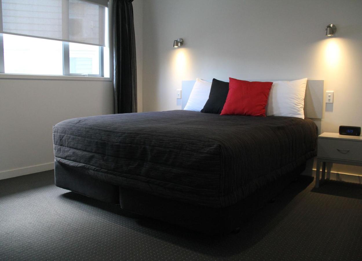 พุเคคูร่ามอเตอร์ลอดจ์ Motel นิวพลีมัธ ภายนอก รูปภาพ A typical motel room