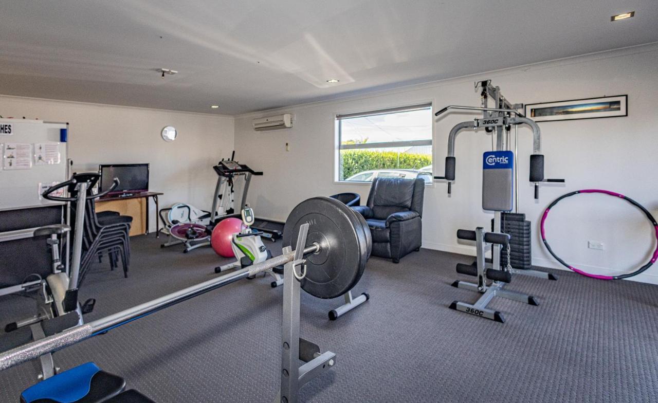 พุเคคูร่ามอเตอร์ลอดจ์ Motel นิวพลีมัธ ภายนอก รูปภาพ A home gym