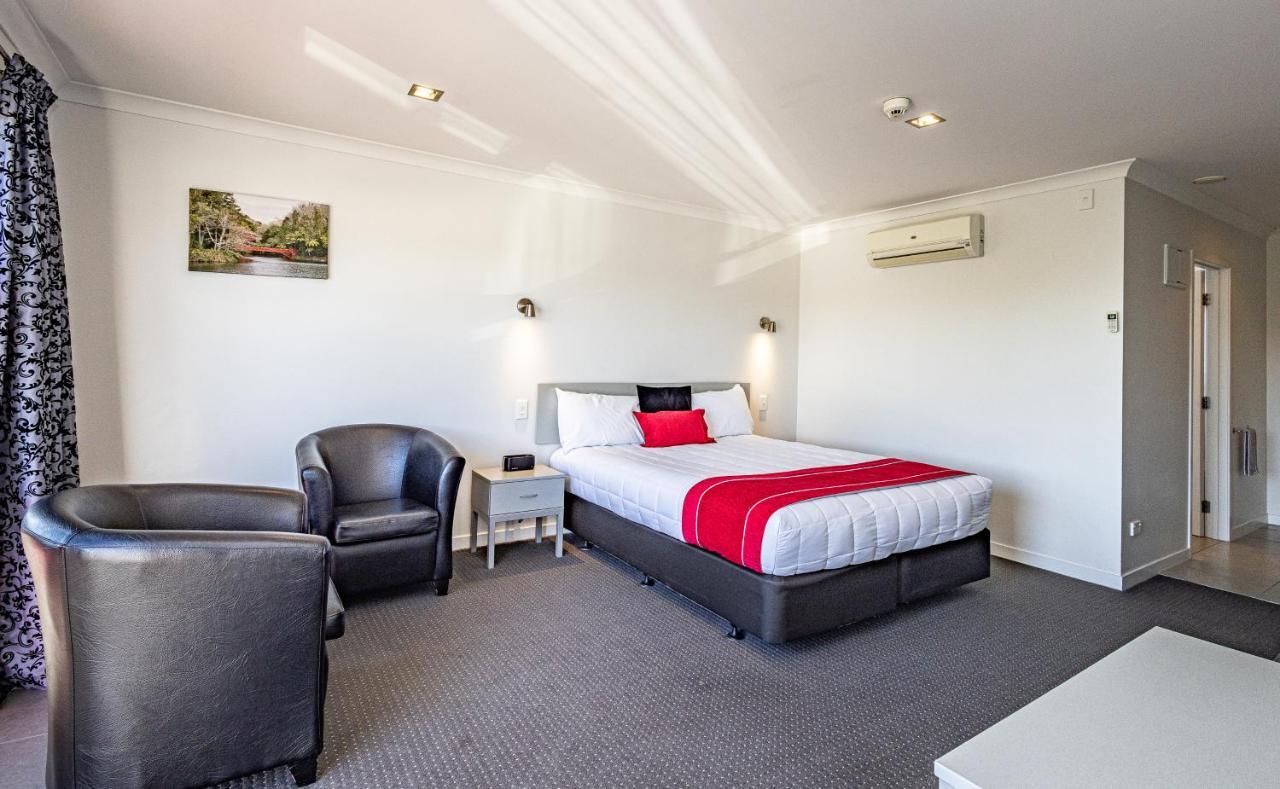 พุเคคูร่ามอเตอร์ลอดจ์ Motel นิวพลีมัธ ภายนอก รูปภาพ A typical motel room