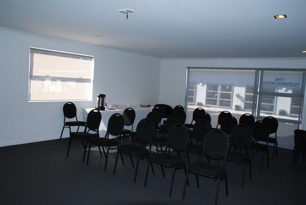 พุเคคูร่ามอเตอร์ลอดจ์ Motel นิวพลีมัธ ภายนอก รูปภาพ The boardroom
